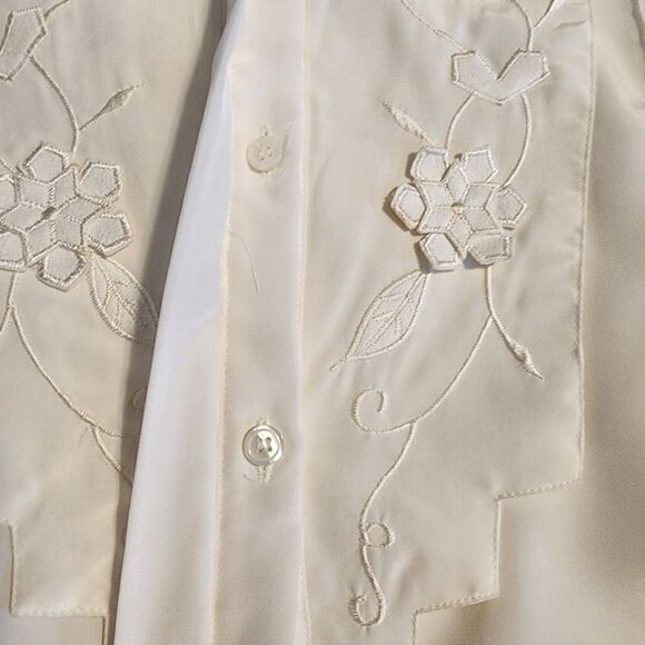 Unbranded Womens Cream Colored Long Sleeve Button Front Blouse Size Small - Picture 6 of 10